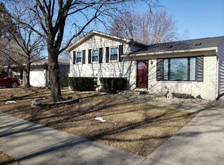 2615 Trailwood Dr, Troy, MI 48083
