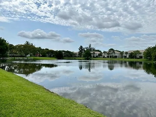 2 bed, 2.5 bath, 1104 sqft, $1,875 — Photo 4