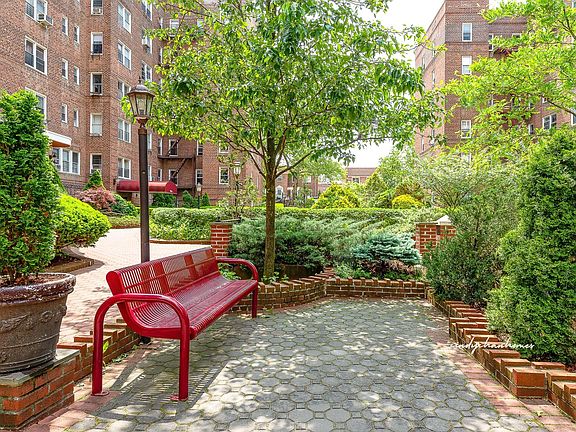 2nd image of 9941 64th Ave APT E8