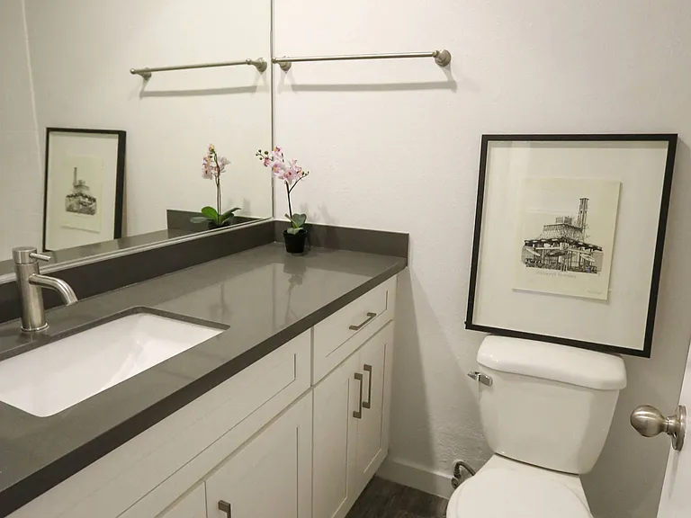 Westwood Riviera Apartments — Photo 55