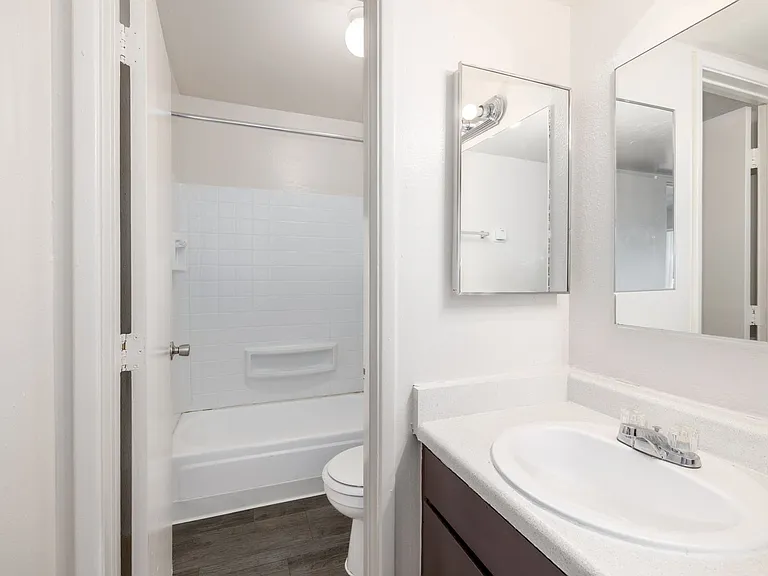 Santuario Apartments — Photo 16