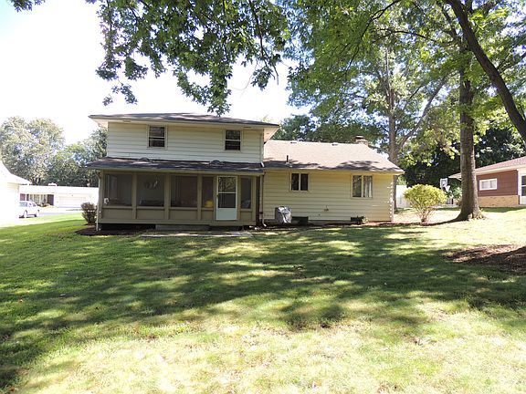 3rd image of 126 Orchard Hill Dr