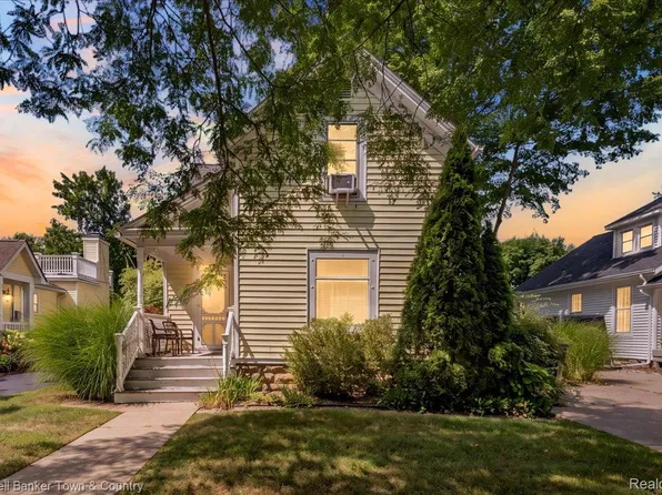 319 Hickory St, Milford, MI 48381