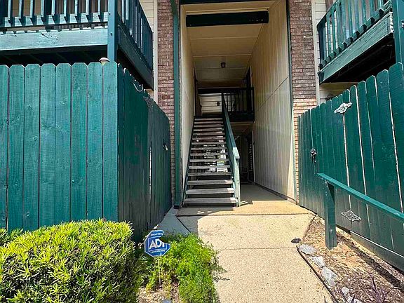 4th image of 2299 Scenic Hwy APT J5