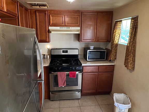 4th image of 10027 N 13th Pl #1