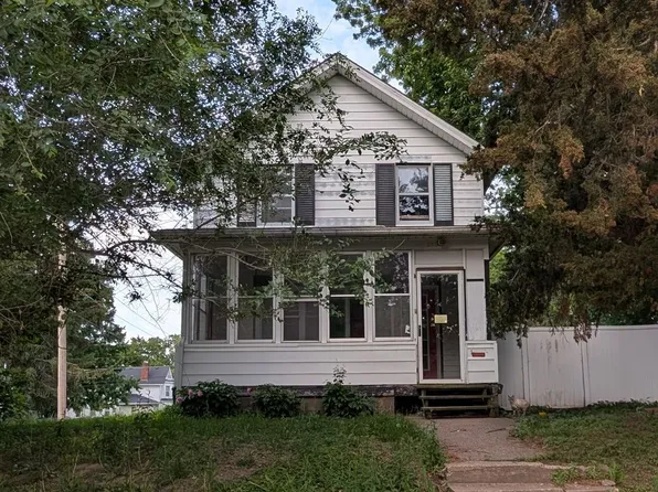 1935 Leclaire St, Davenport, IA 52803