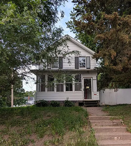 1935 Leclaire St Photo 1