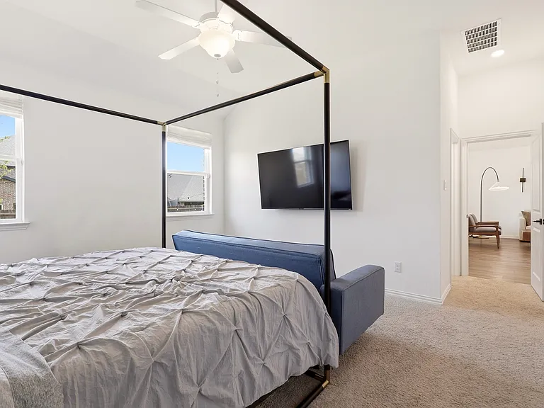 721 Declaration Dr — Photo 15