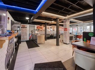 2883 Howard Ave, Windsor, ON N8X 3Y4