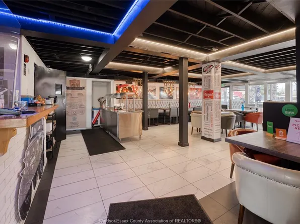 2883 Howard Ave, Windsor, ON N8X 3Y4