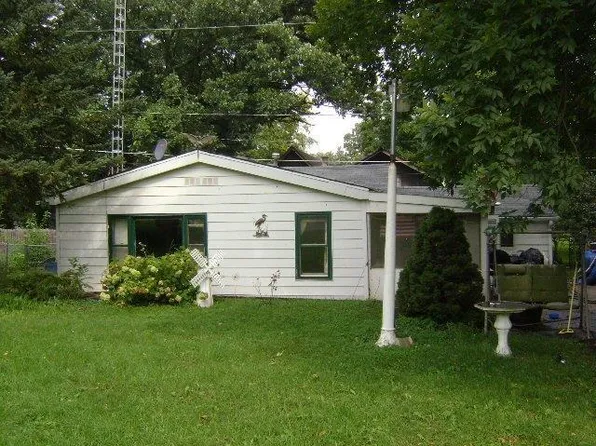 24826 Columbus St, Kansasville, WI 53139