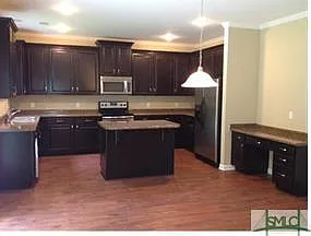 60 Lonnie Dr — Photo 7