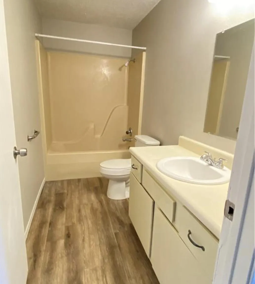 2 bed, 853 sqft, $1,050 — Photo 3