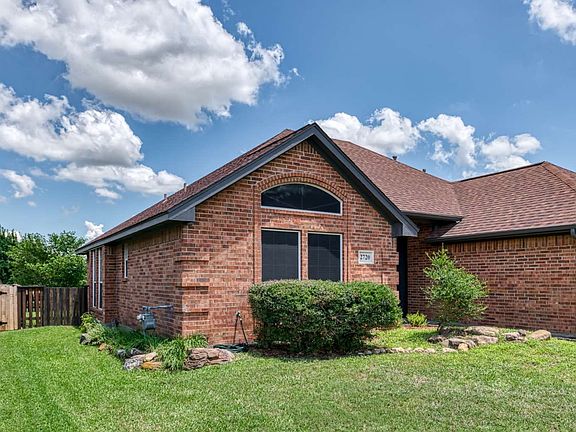 2nd image of 2720 Stephen Dr