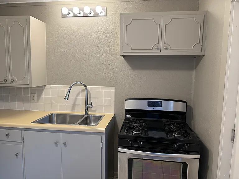4615 S Madison Pl — Photo 11