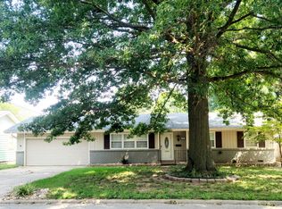 1263 E Edgewood St, Springfield, MO 65804