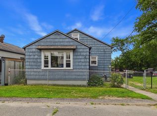 15 Sales St, Fall River, MA 02724