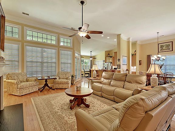 2nd image of 2700 Sarazen Dr