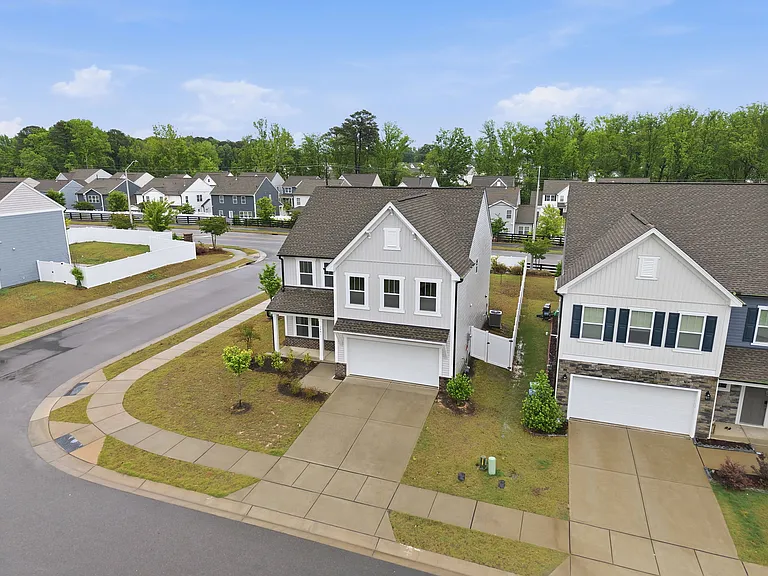 1401 Addison Lake St — Photo 5