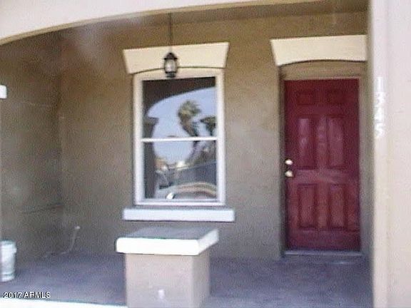 1345 E McKinley - Entrance