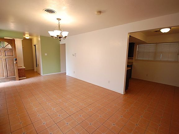 4th image of 905 Sandia Dr