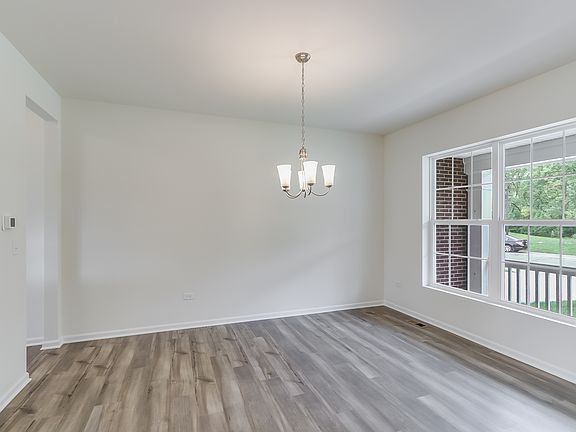 4th image of 21039 Coventry Cir