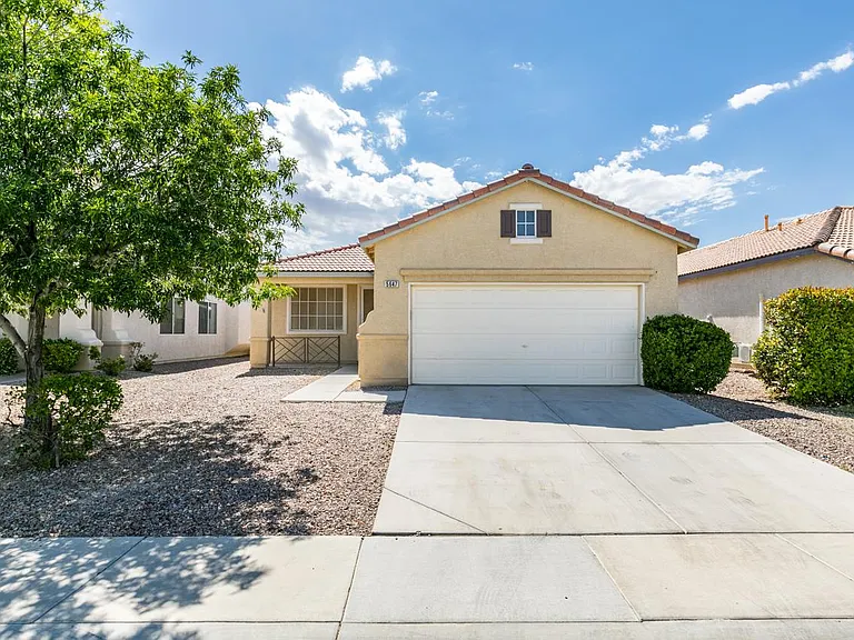 5647 Indian Springs St — Photo 1