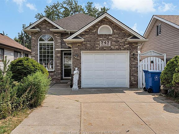 3rd image of 747 Eugenie St E