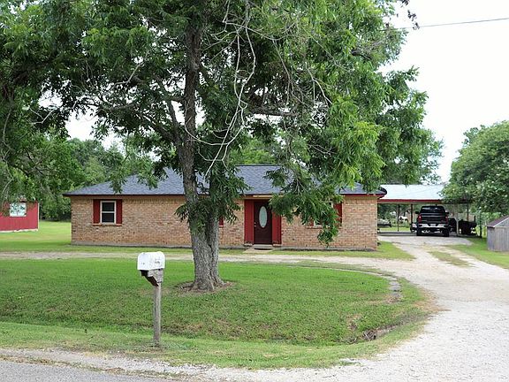 2nd image of 1131 County Road 481