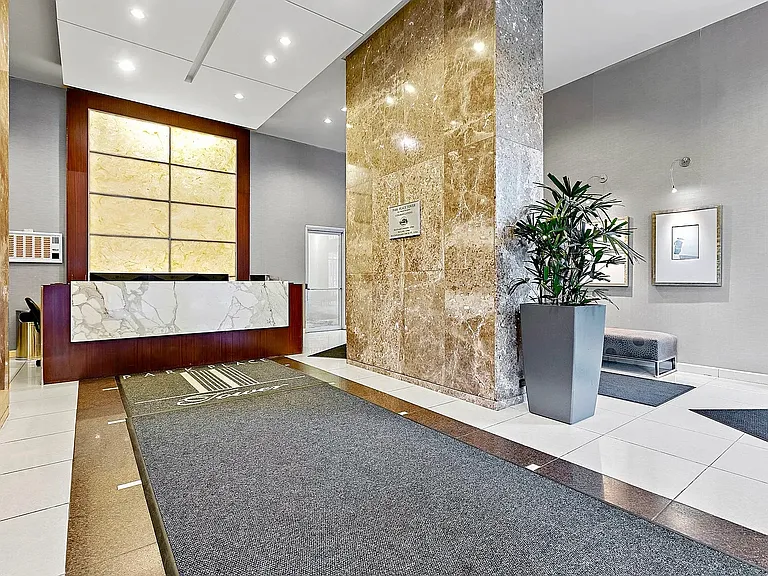 655 W Irving Park Rd #3810 — Photo 8