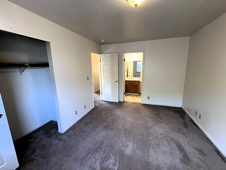 2025 Thiel Ave — Photo 13