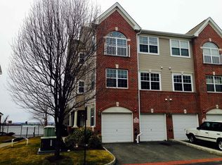 39 Lee Ct, Jersey City, NJ 07305