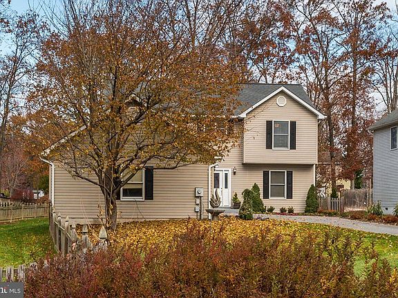 2nd image of 205 Camellia Ct
