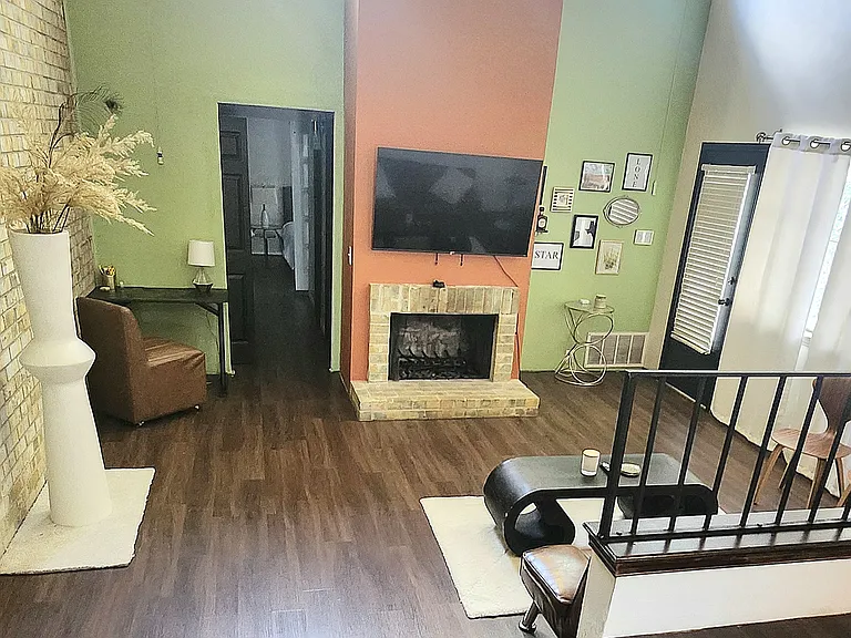 1310 El Camino Real — Photo 4