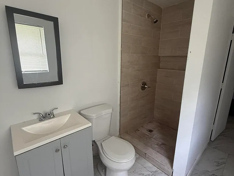 6315 SW 32nd St — Photo 10