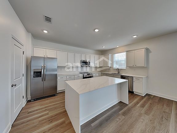 4th image of 347 Hickory Pointe Loop