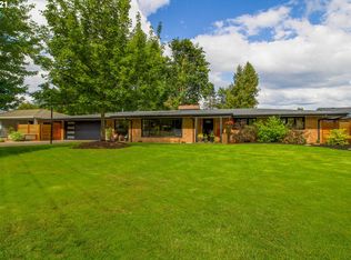 2065 Law Ln, Eugene, OR 97401