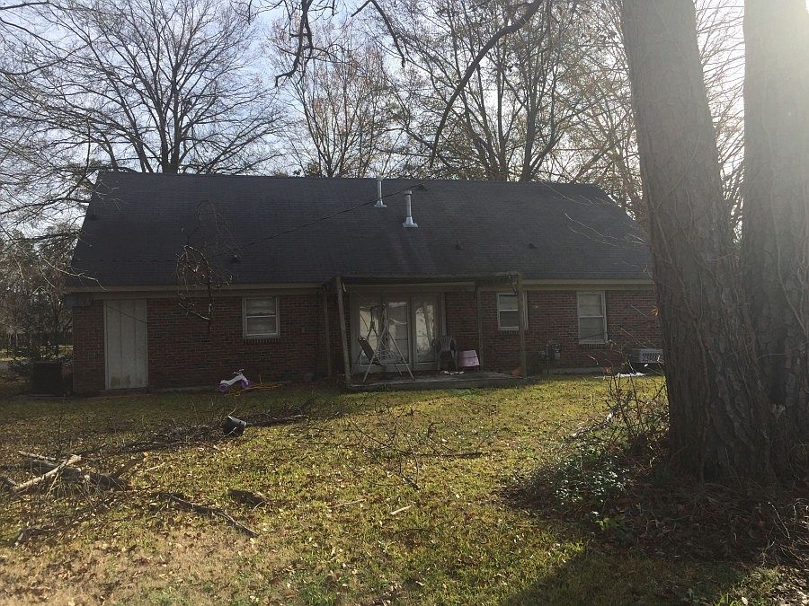 2nd image of 1569 Camellia Dr