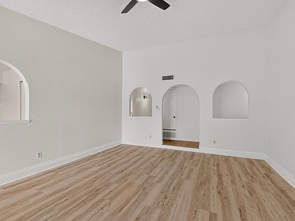 5th image of 2938 Churchill Way