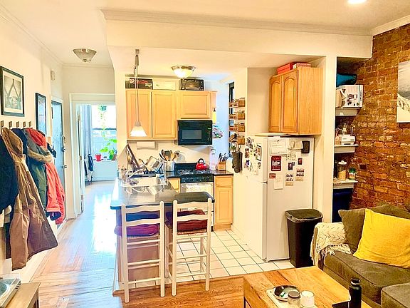 5th image of 90 Pierrepont St APT 4C