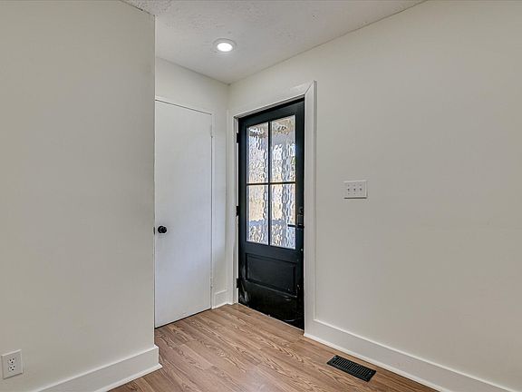 5th image of 671 Lorraine Drive