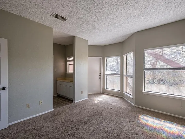 5305 Indio Cv #B — Photo 13