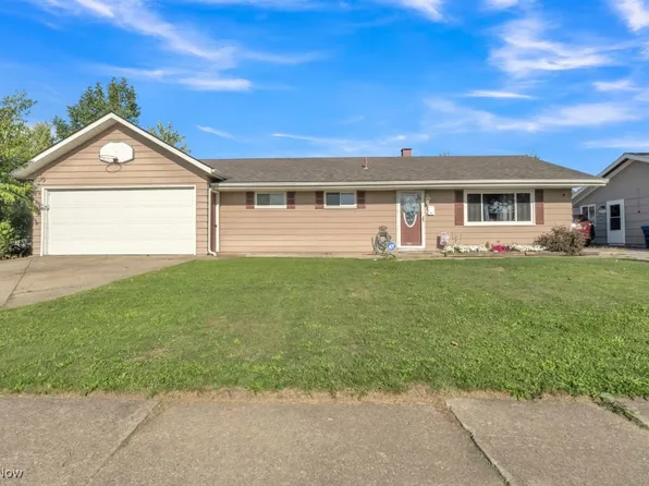 4215 Meadow Ln, Lorain, OH 44055