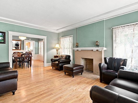 2nd image of 1205 W Vernal Way
