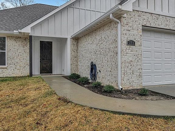 3rd image of 201 Shirey Ln