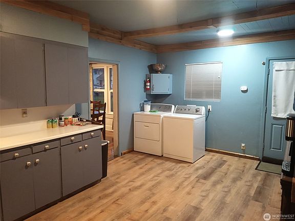 4th image of 226 Eklund Ave