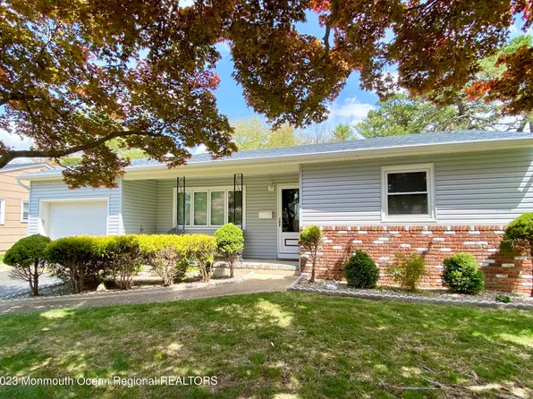 917 Edgebrook Drive N, Toms River, NJ 08757