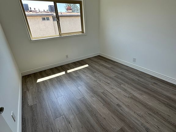 4th image of 22525 Sherman Way