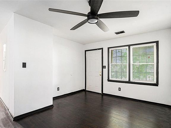 4th image of 836 Bolton Rd NW