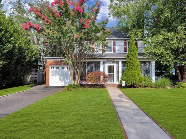 72 Sunset Drive, Hempstead, NY 11550